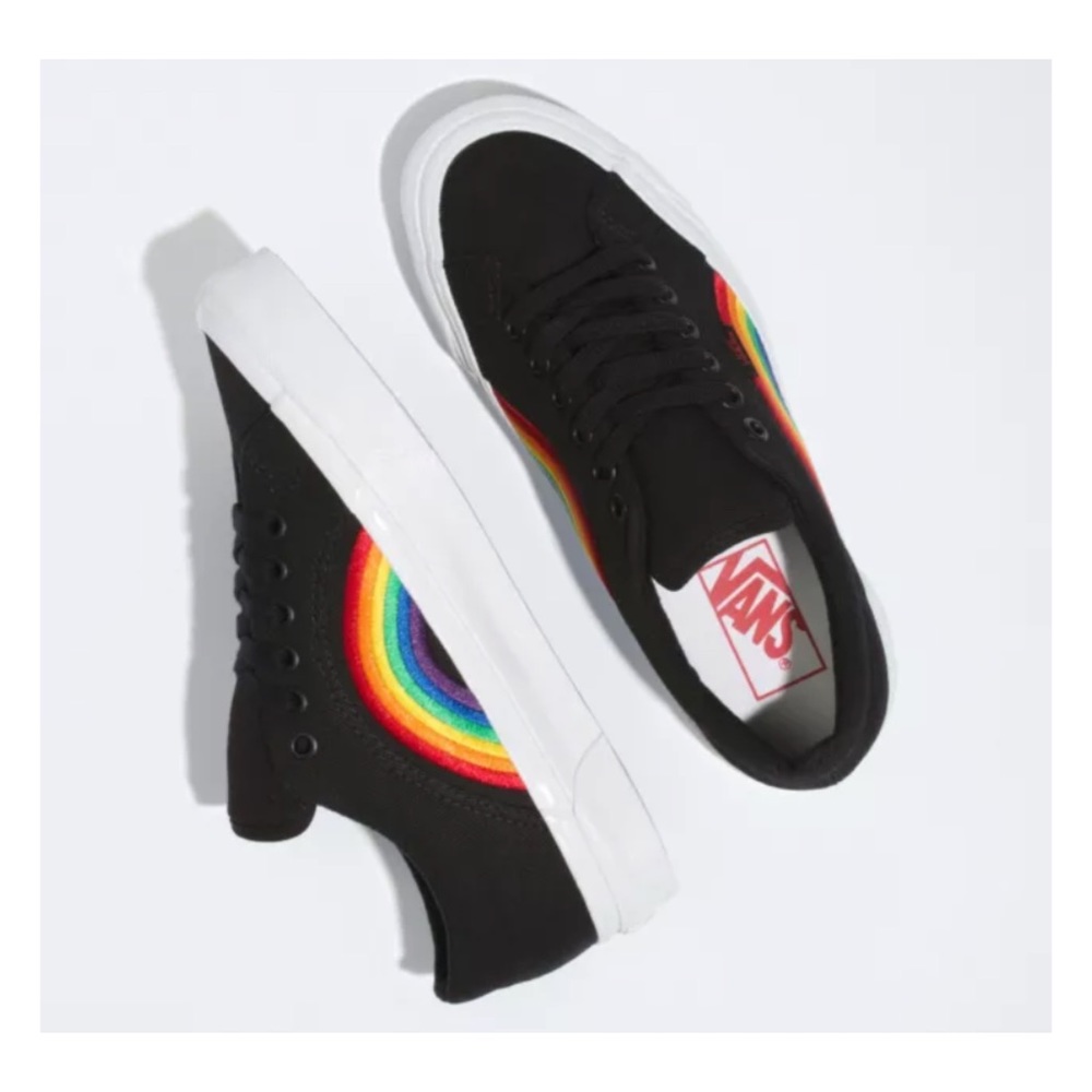 Vans rainbow pride lace up low top sneakers 9.5 black